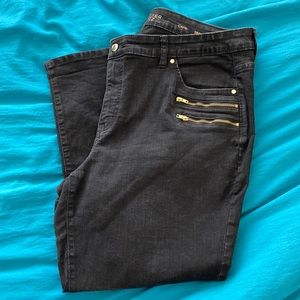 Jennifer Lopez Size 18W Capris